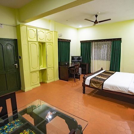 Krishna Beach Resort Kannur Exteriör bild